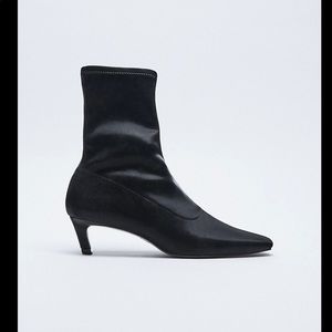 Stretchy kitten heel ankle boots